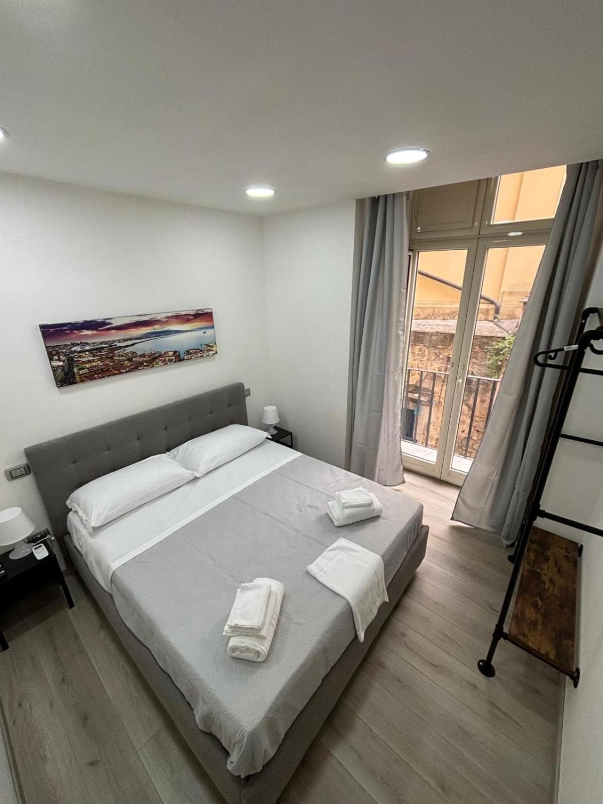 Na City Rooms Napels Buitenkant foto